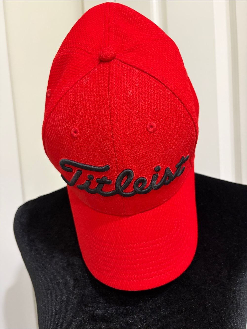 FootJoy Titleist Golf Cap with Black Raised Script Size M/L NWOT